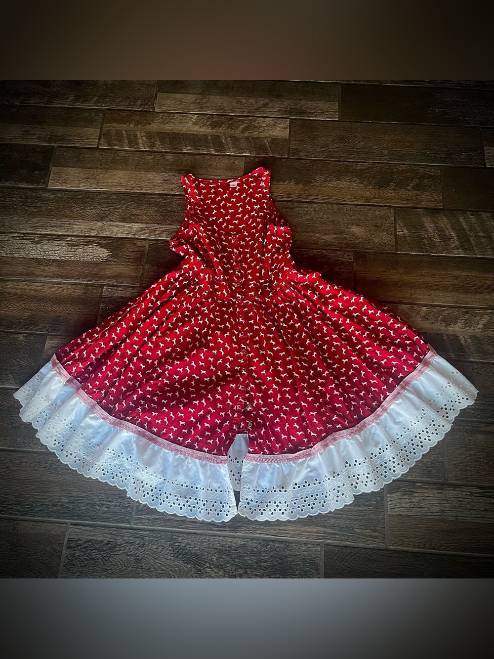 Divided tiny white horses on red background cotton Western full dress o8